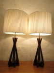 Beautiful Walnut table lamps with multi-leg design
circa 1950 - USA
Fully restored + new shades and wiring