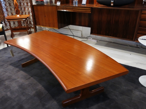 Large Danish asymmetric curved coffee table in teak - Fully restored