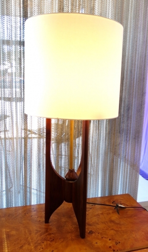 Mid_Century_Modern_Table_lamp
